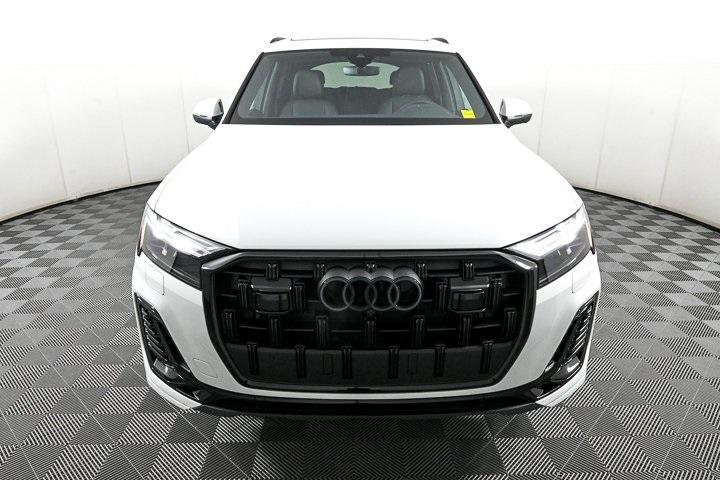 new 2025 Audi Q7 car, priced at $70,905