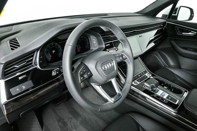 new 2025 Audi Q7 car, priced at $60,724