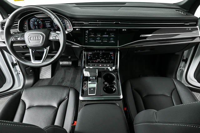 new 2025 Audi Q7 car, priced at $60,724