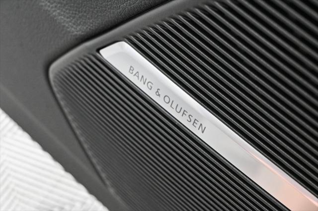 new 2025 Audi Q7 car, priced at $75,127