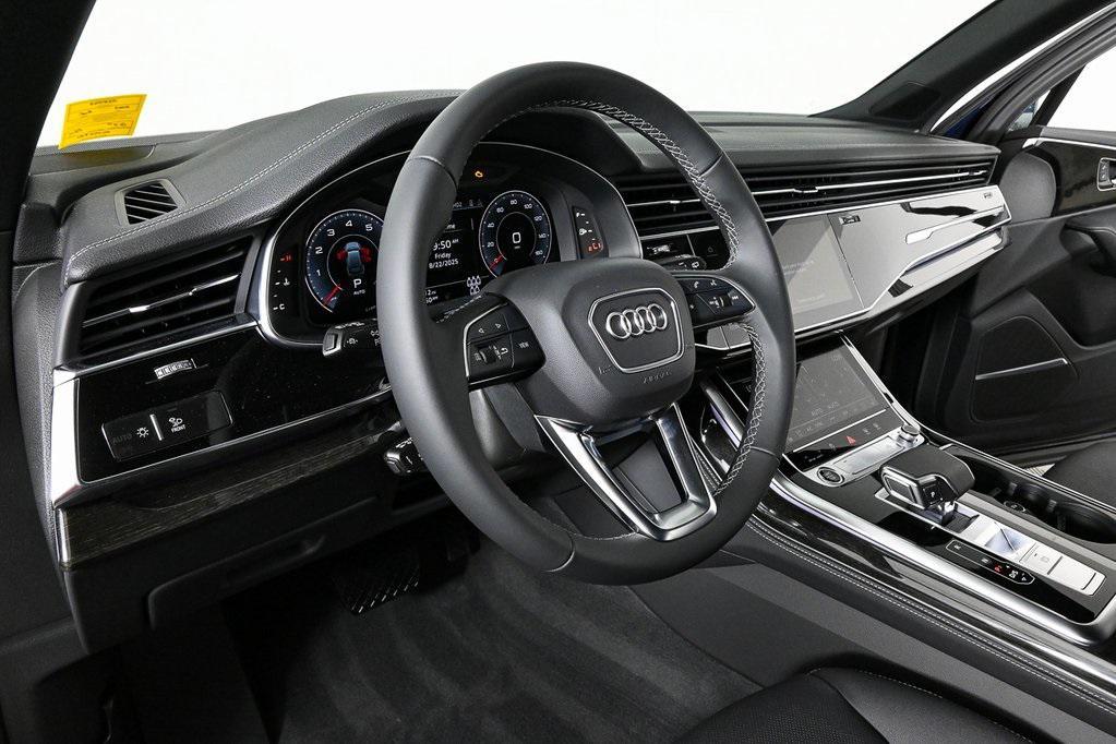new 2025 Audi Q7 car, priced at $76,528