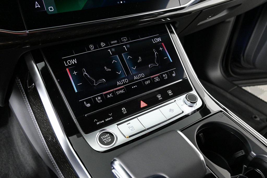 new 2025 Audi Q7 car, priced at $76,528