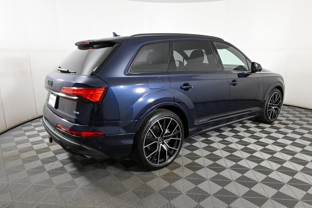 new 2025 Audi Q7 car, priced at $76,528