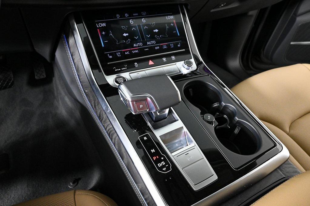 new 2025 Audi Q7 car, priced at $73,157