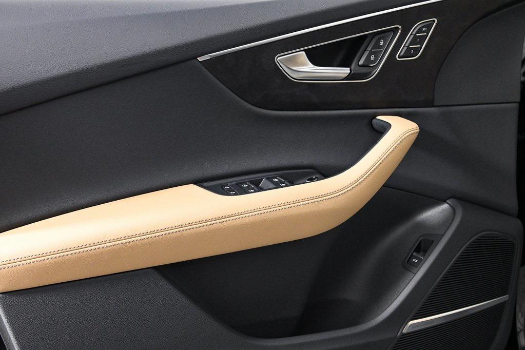 new 2025 Audi Q7 car, priced at $73,157