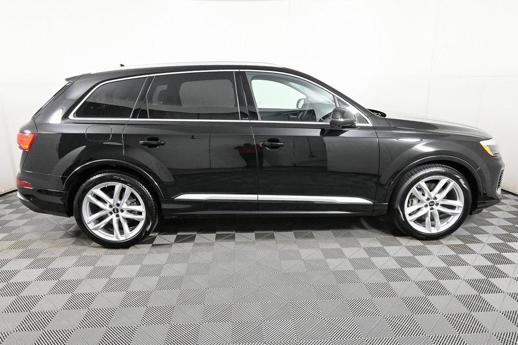 new 2025 Audi Q7 car, priced at $73,157