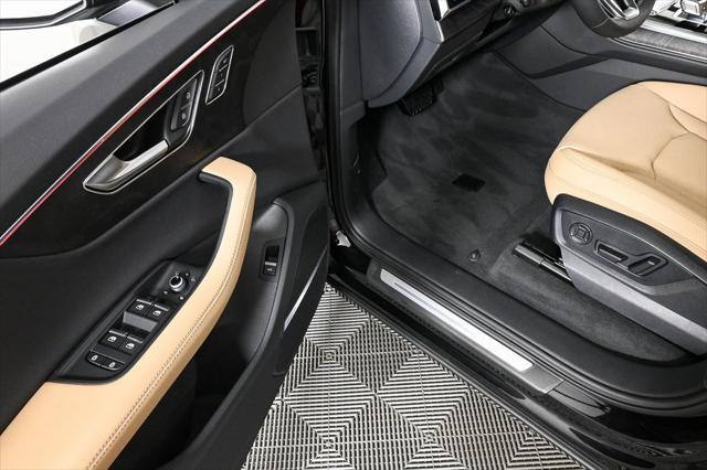 new 2025 Audi Q7 car, priced at $72,395
