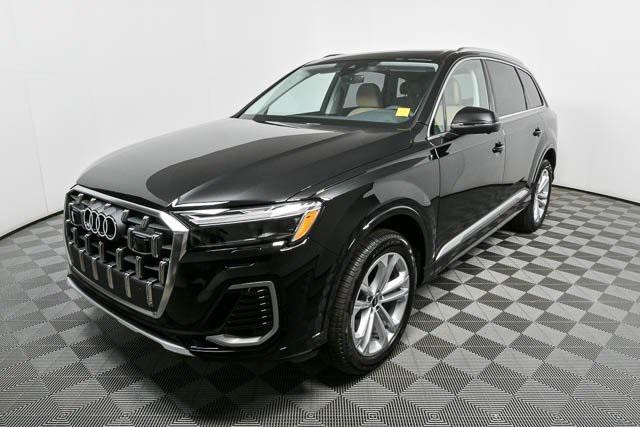 new 2025 Audi Q7 car, priced at $69,736