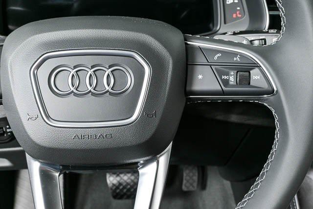 new 2025 Audi Q7 car, priced at $69,736