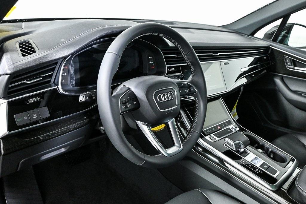 new 2025 Audi Q7 car, priced at $65,650