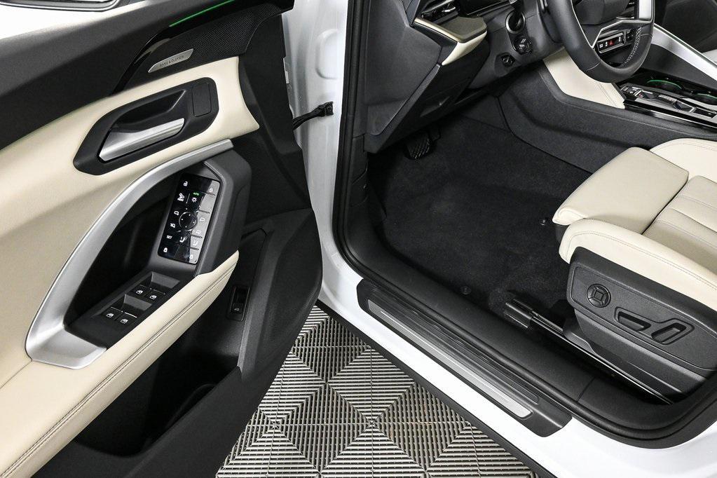 new 2025 Audi Q5 car, priced at $61,038