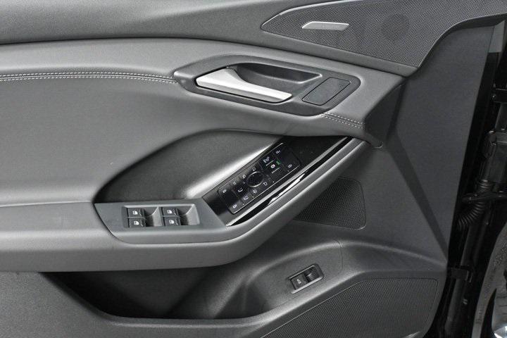 new 2025 Audi Q6 e-tron car, priced at $72,432