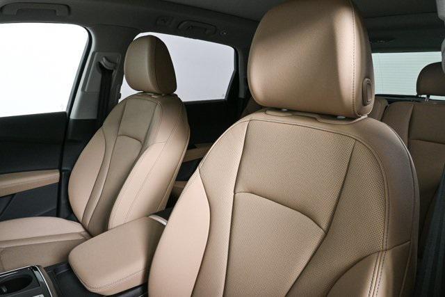 new 2025 Audi Q7 car, priced at $72,533