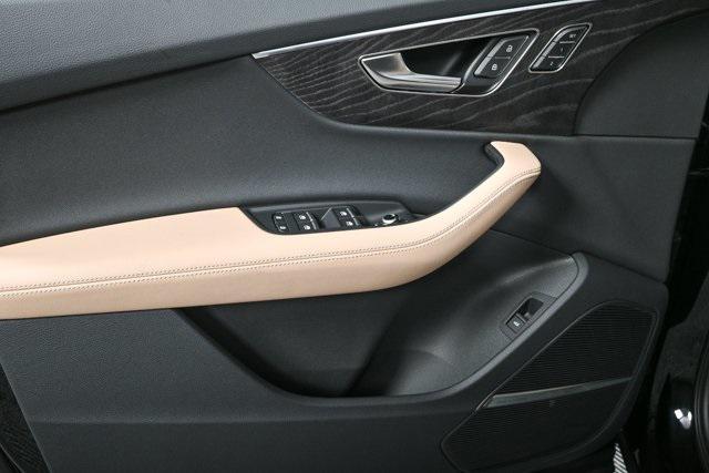 new 2025 Audi Q7 car, priced at $72,533