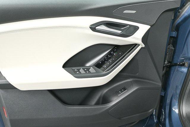 new 2025 Audi Q6 e-tron car, priced at $73,478
