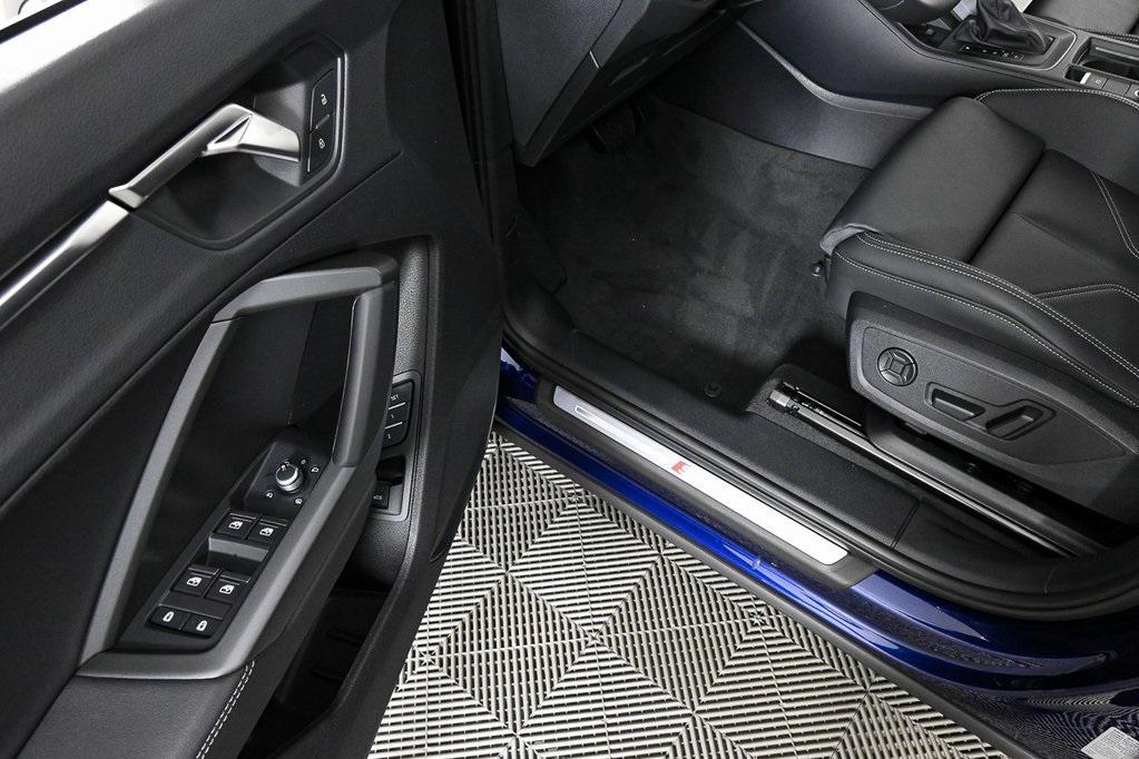 new 2025 Audi Q3 car, priced at $43,578