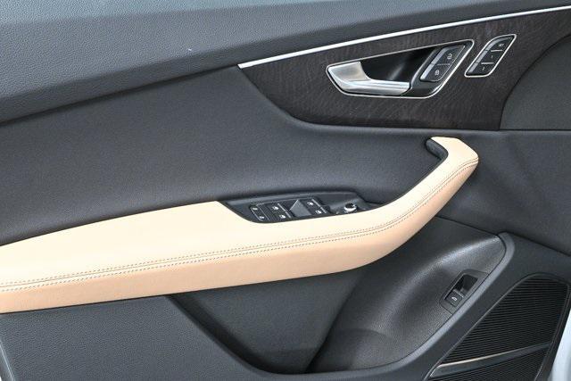 new 2025 Audi Q7 car, priced at $73,226