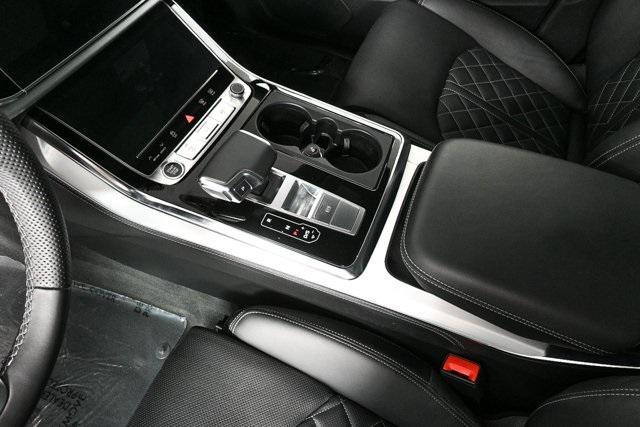 used 2024 Audi Q7 car, priced at $56,995