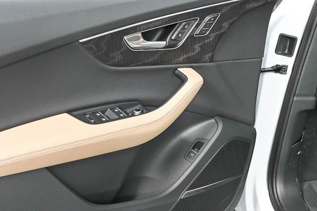 new 2025 Audi Q7 car, priced at $73,863