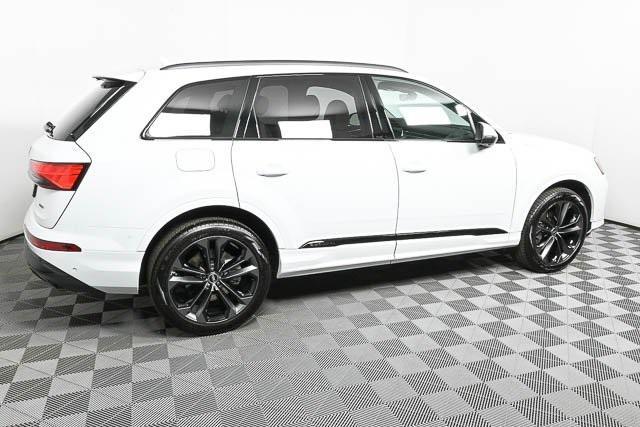 new 2025 Audi Q7 car, priced at $73,863