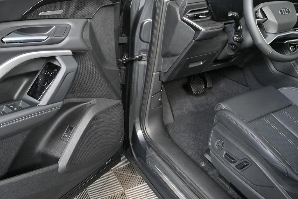 new 2025 Audi Q5 car, priced at $59,461