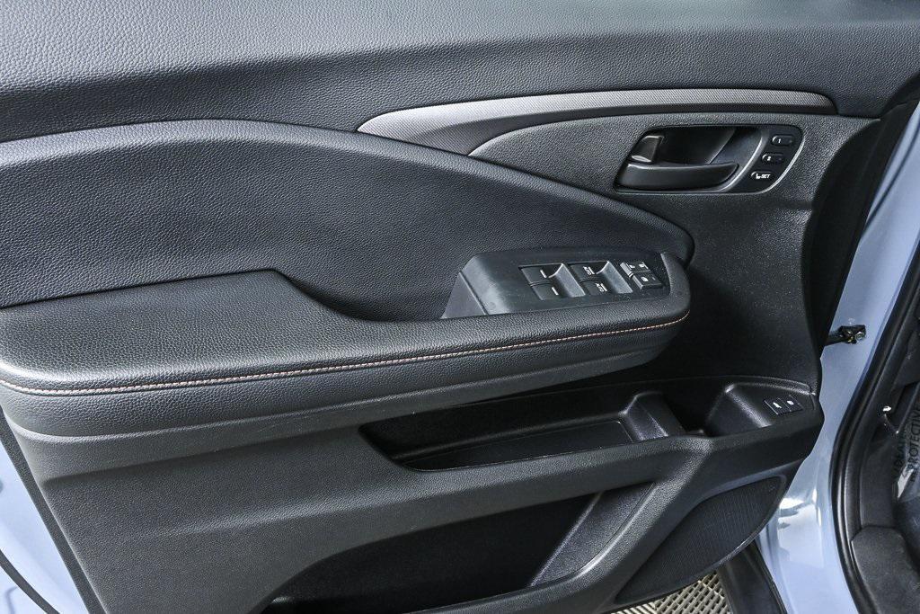 used 2022 Honda Passport car, priced at $32,495