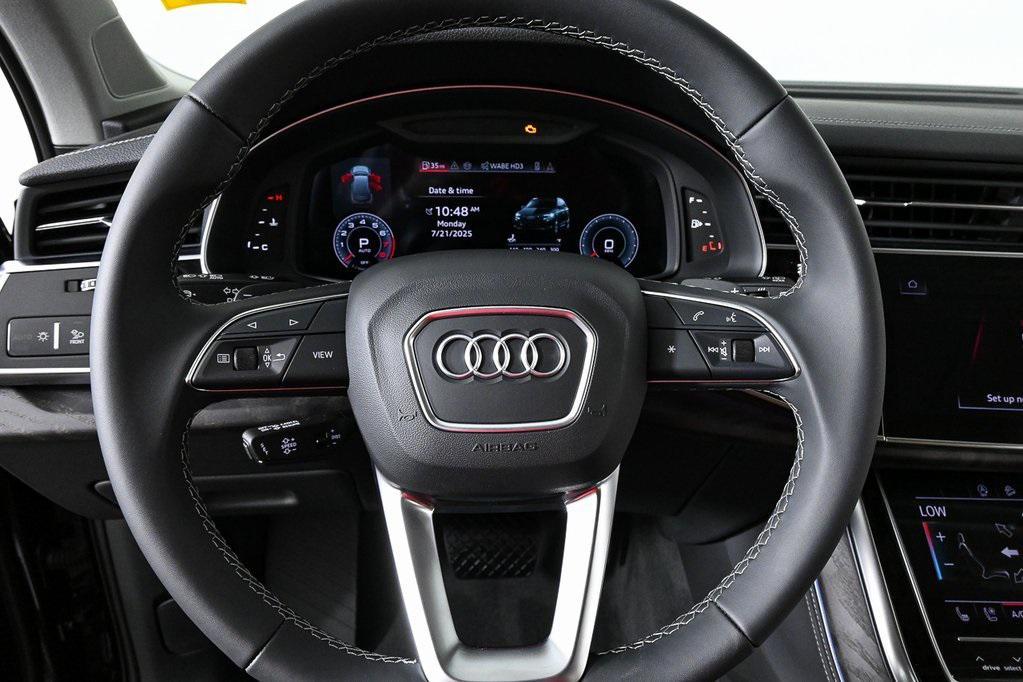 new 2025 Audi Q7 car, priced at $73,296