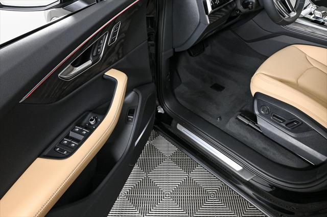 new 2025 Audi Q7 car, priced at $72,533