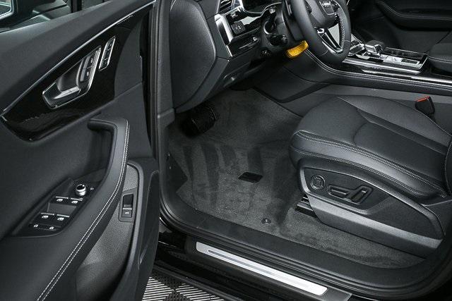 new 2025 Audi Q7 car, priced at $69,166