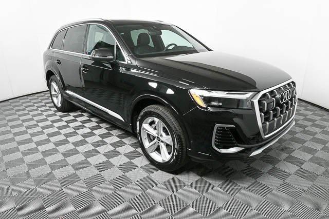 new 2025 Audi Q7 car, priced at $67,498