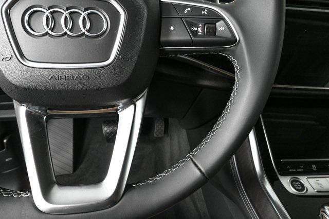 new 2025 Audi Q7 car, priced at $72,742