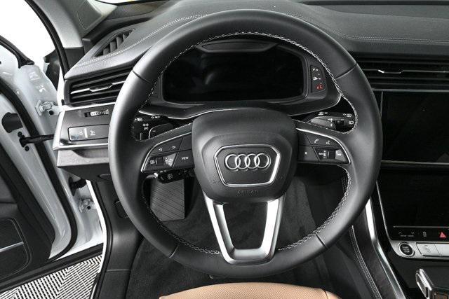 new 2025 Audi Q7 car, priced at $72,742