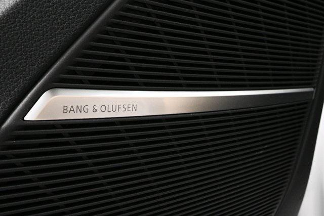 new 2025 Audi Q7 car, priced at $72,742