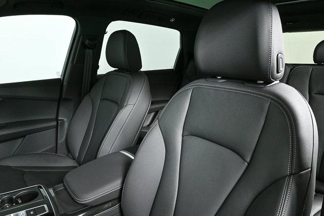 new 2025 Audi Q7 car, priced at $64,956