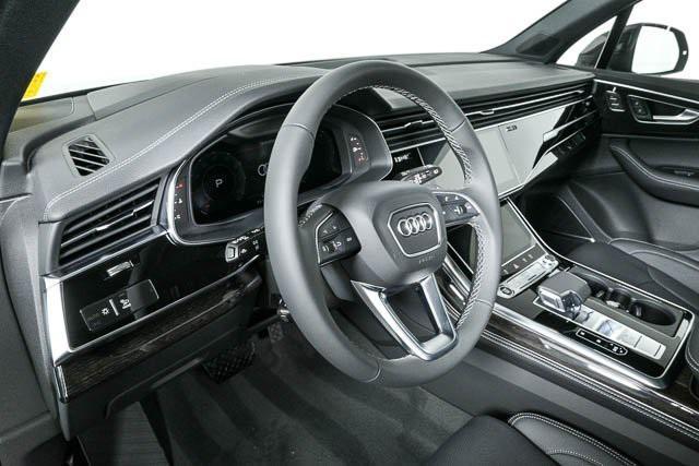 new 2025 Audi Q7 car, priced at $80,934