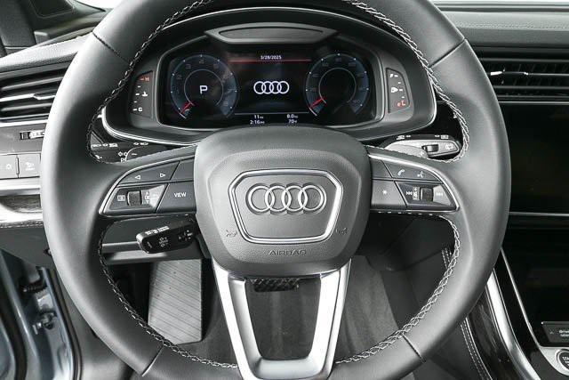 new 2025 Audi Q7 car, priced at $74,726