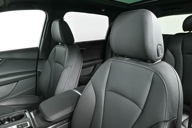 new 2025 Audi Q7 car, priced at $74,726
