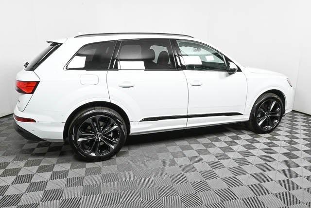 new 2025 Audi Q7 car, priced at $73,863