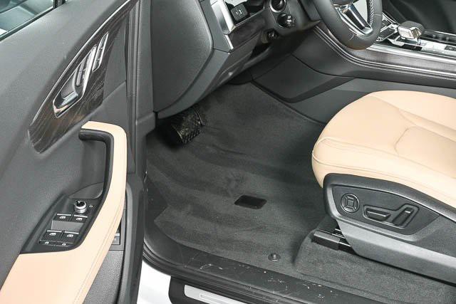 new 2025 Audi Q7 car, priced at $73,863