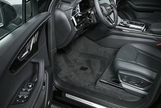 new 2025 Audi Q7 car, priced at $73,578