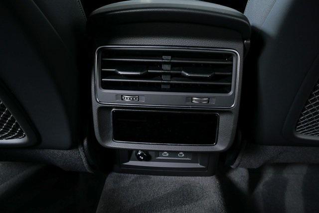 new 2026 Audi Q7 car, priced at $76,729