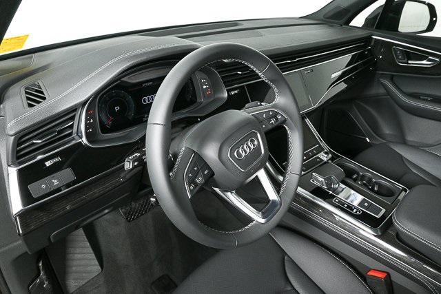 new 2025 Audi Q7 car, priced at $75,418