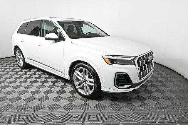 new 2025 Audi Q7 car, priced at $72,455
