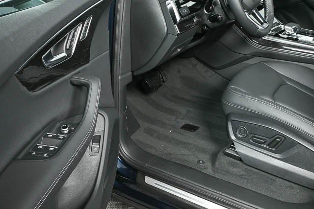new 2025 Audi Q7 car, priced at $75,540