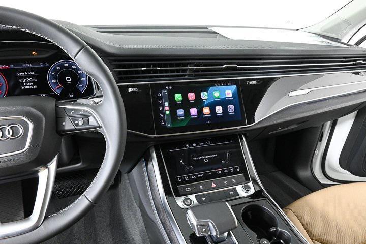 new 2025 Audi Q7 car, priced at $73,297