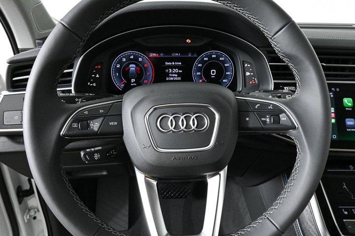new 2025 Audi Q7 car, priced at $73,297