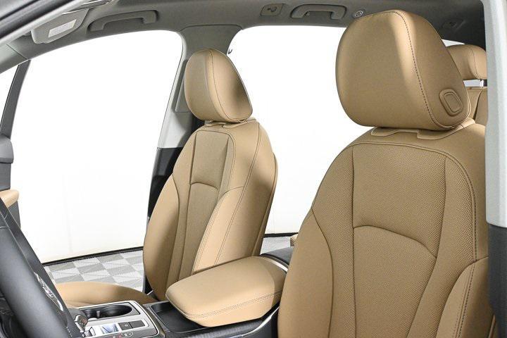 new 2025 Audi Q7 car, priced at $73,297