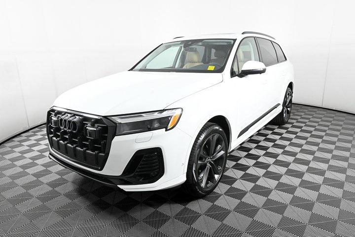 new 2025 Audi Q7 car, priced at $73,297