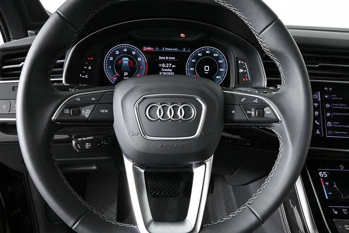 new 2025 Audi Q7 car, priced at $72,380