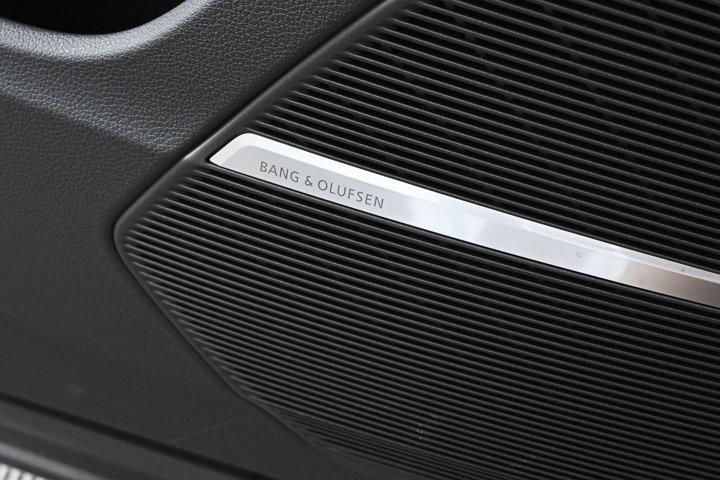 new 2025 Audi Q7 car, priced at $73,863